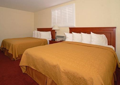 Days Inn & Suites By Wyndham Hickory Exterior photo